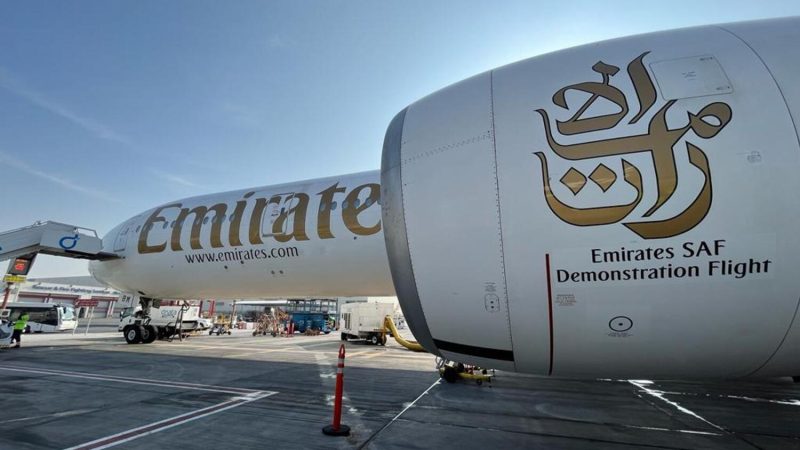 emirates-demonstrates-flight-at-dxb